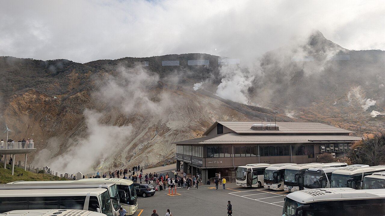 Steaming hot springs and bubbling mud pools in Owakudani volcanic valley