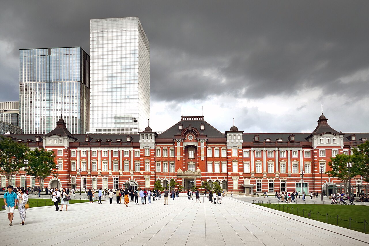 Imperial Palace Tokyo Guide - Image 3