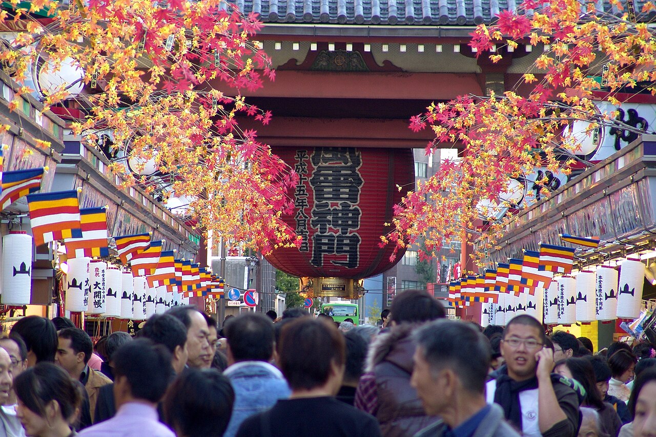 Kaminarimon (Thunder Gate) at Asakusa, Tokyo