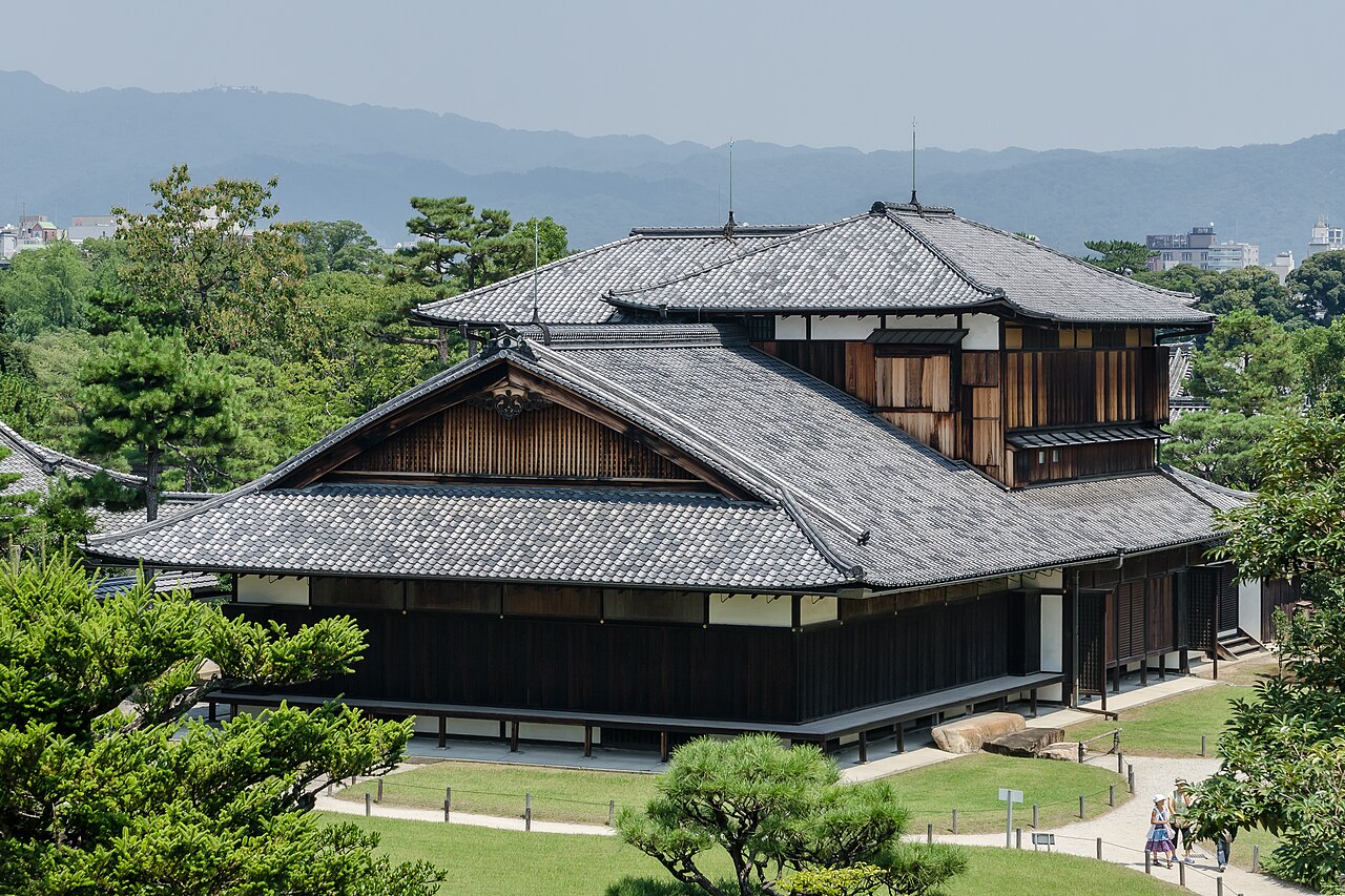 Nijo Castle Visitor Guide - Image 1