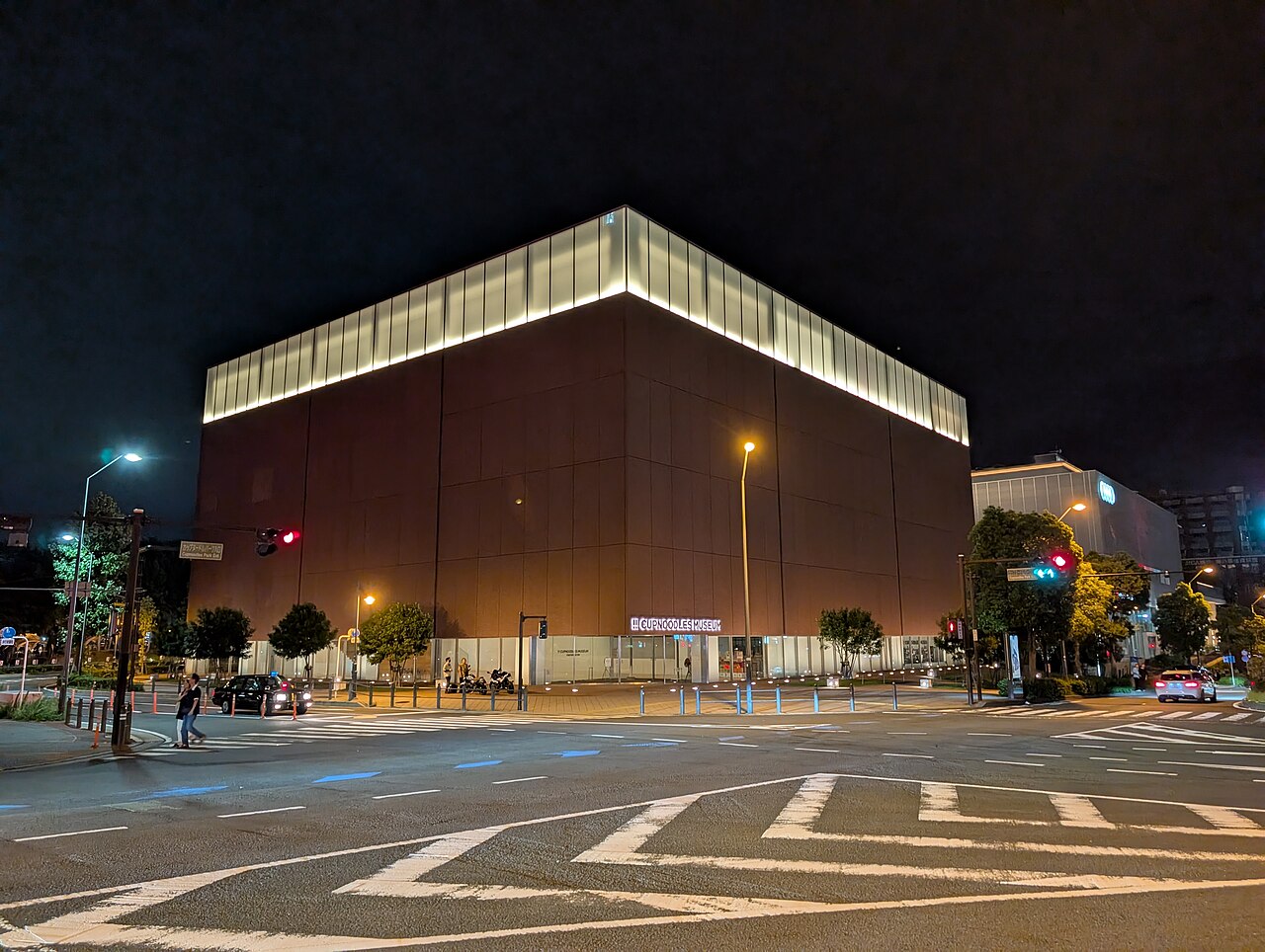 Visitors customizing their own cup noodles at the My CUPNOODLES Factory