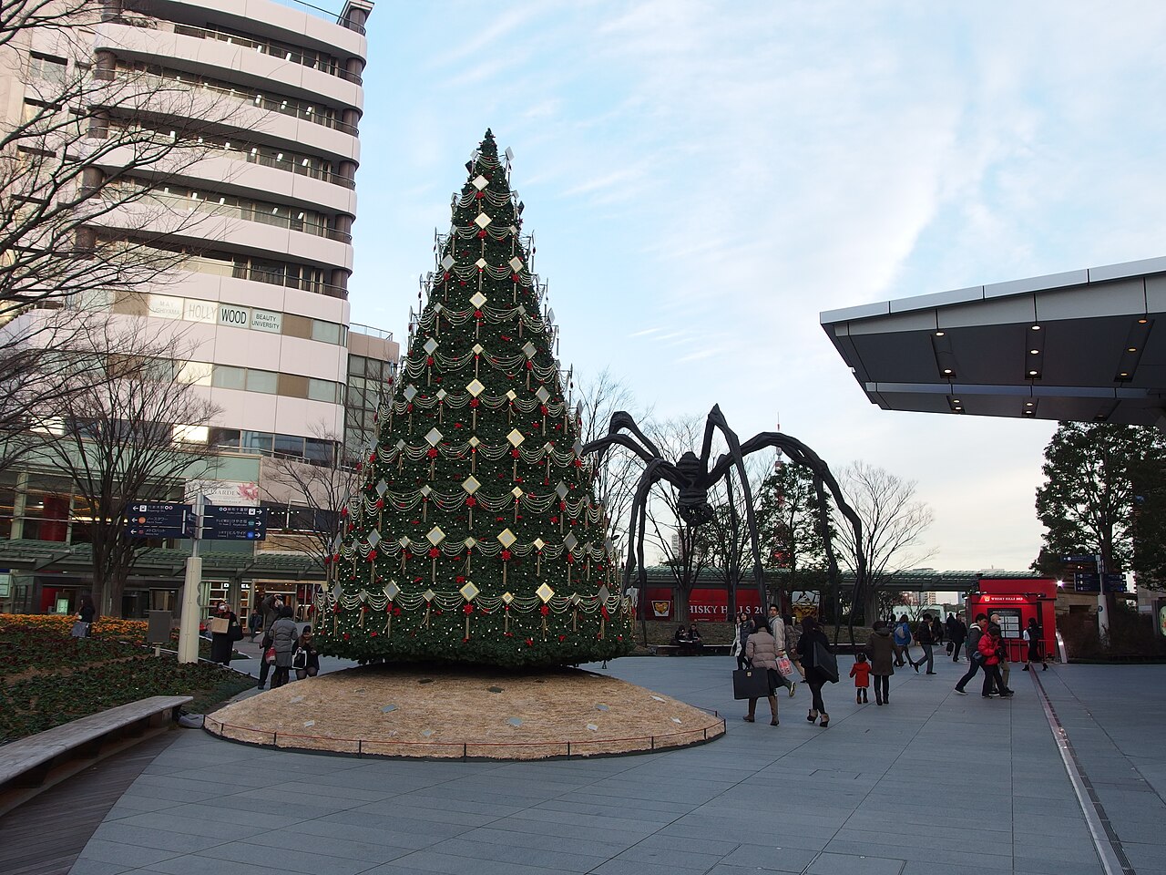 The large Maman spider sculpture by Louise Bourgeois in front of Mori Tower at Roppongi Hills