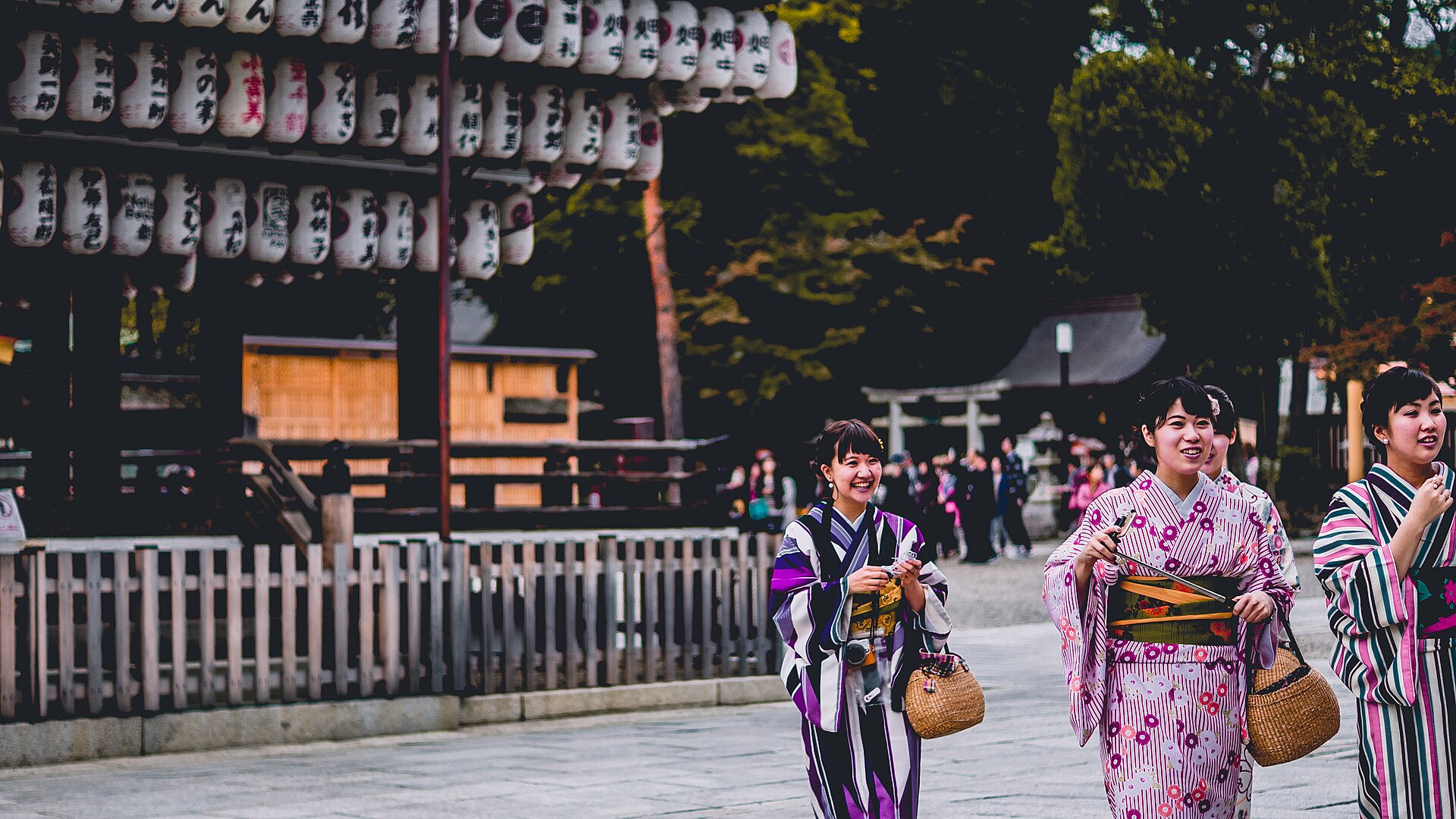 Visitors in kimono on a Kyoto street