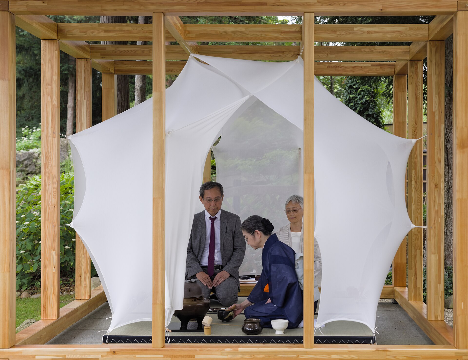 A Japanese tea ceremony in progress